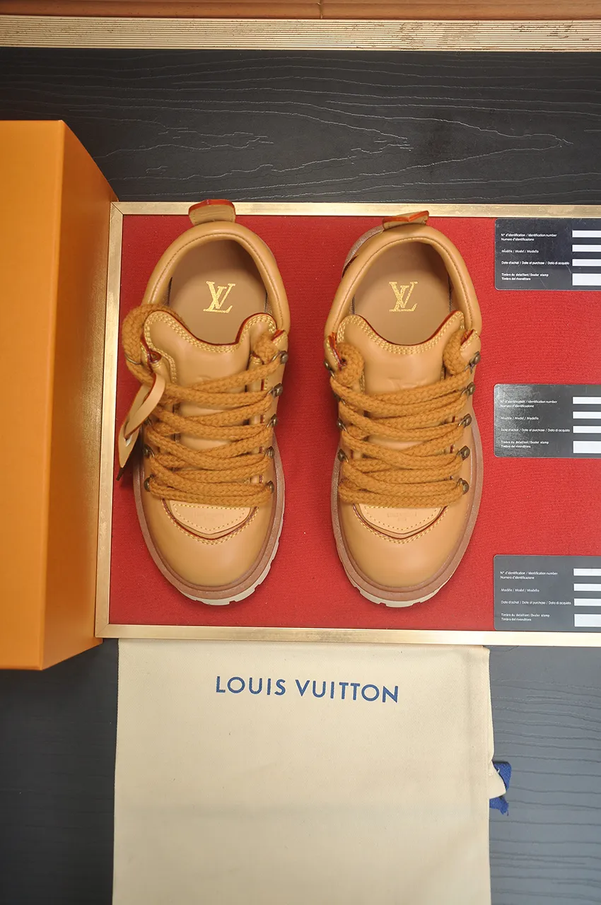 Men's shoes 💰660💶 LV Louis Vuitton 2025 autumn and winter new couple's new style, the original version is developed one to one, retro fashion, handsome and cool mountaineering derby shoes are out of stock 👍 💎 Material: imported first-layer cowhide 💎 Lining: imported lambskin 💎 Outsole: original molded TR non-slip sole 💎 Bottom height: 3.5cm 💎 Shoe size: 35-45 for both men and women